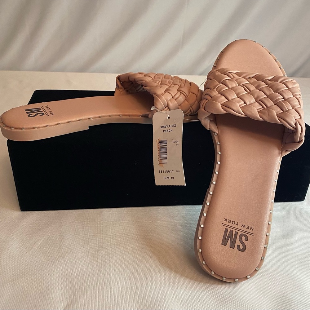 NWT SM New York women’s size 10 peach slip on shoes